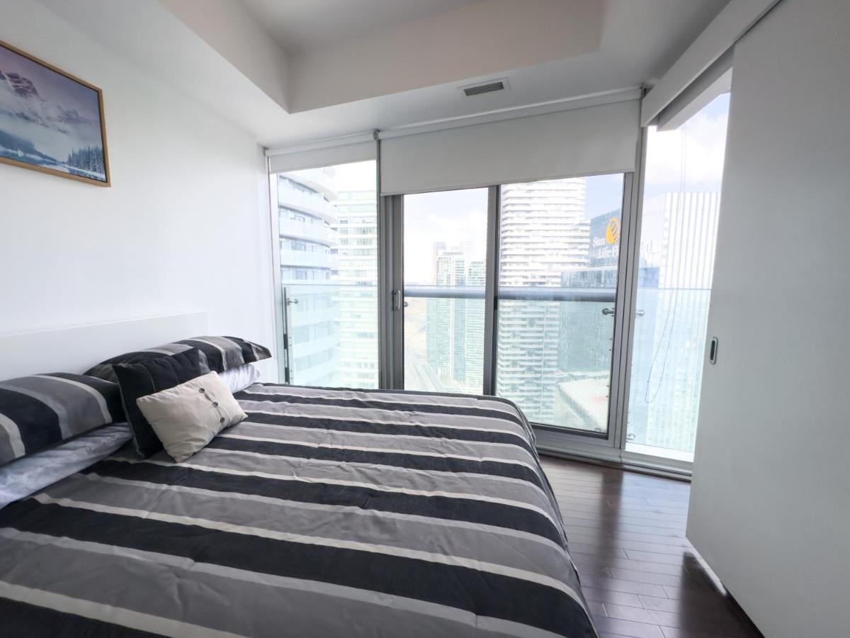 Luxury 2 Bedrooms With Lakeview Cn Tower Entertainment District Rogers Centre Toronto Exterior foto