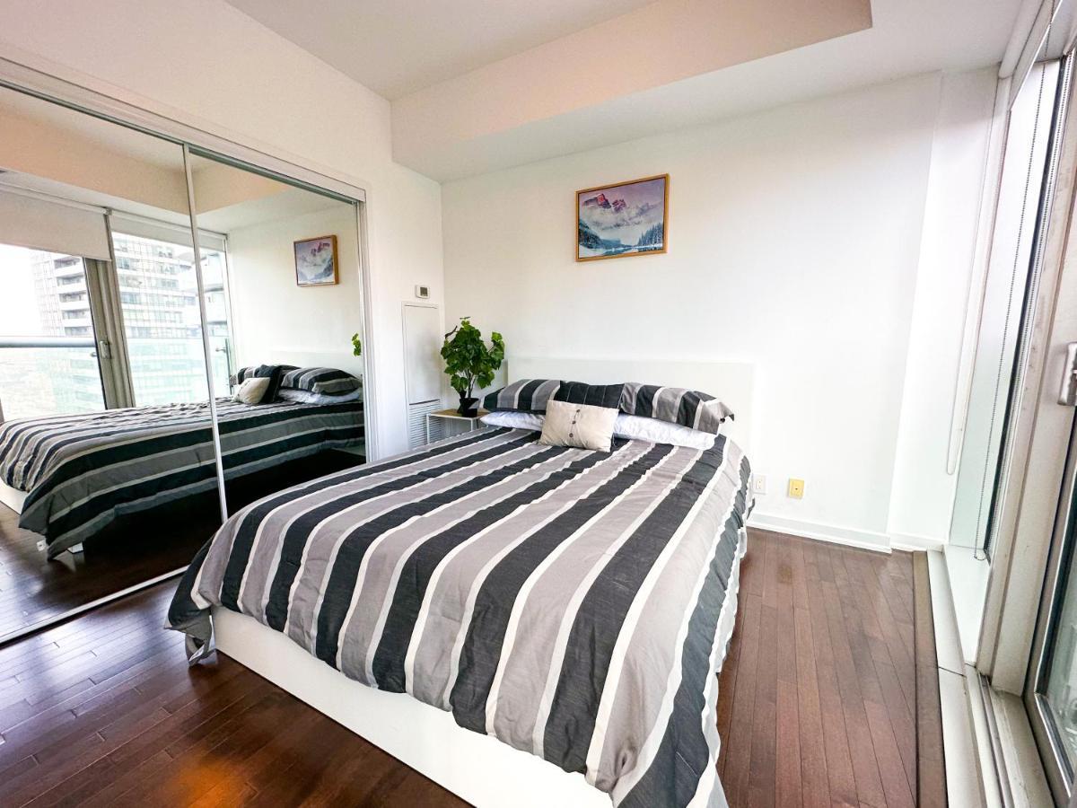 Luxury 2 Bedrooms With Lakeview Cn Tower Entertainment District Rogers Centre Toronto Exterior foto